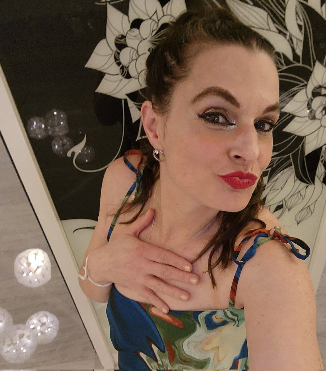 What I wish I knew about Bipolar and relationships. Live 11/04/23 from 2 to 4 pm EST. Here's my Tiktokhandle @stephaniebrown1975 #selflove #selfcare #over40なスノ担さんと繋がりたい