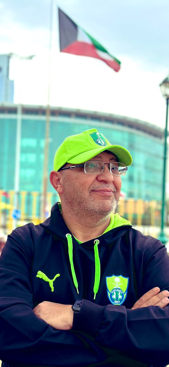 وأقسم بالله العظيم لم أتابع أي مباراة في دوري روشن هذا الموسم حتى الآن نهائيا ولا أعلم عن جدول الترتيب أو الأندية المتنافسة شيئاً 
واستمتع جداً بمتابعة معشوقي الأبدي النادي الأهلي في أي دوري أو درجة كانت 💚🤍
#وعبر_الزمان_سنمضي_معا 👍