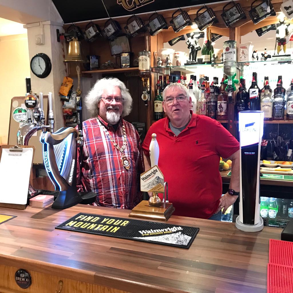 WorcesterMayor's tweet image. Always sure of warm welcome at old fave Winning Post, on Mayor Ale Trail supporting OnSide and #SevernArts at justgiving.com/crowdfunding/m…