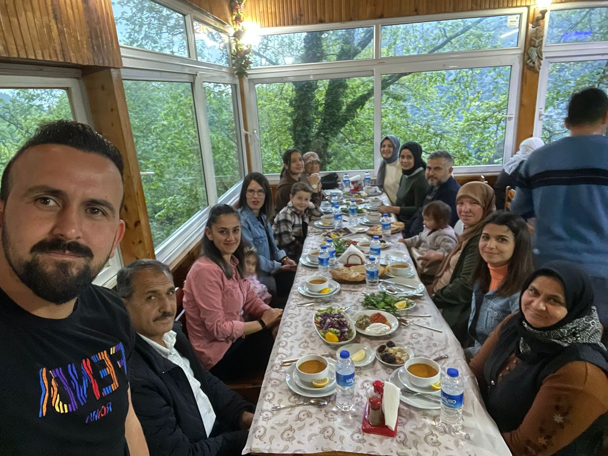 EROLKOCA1's tweet photo. Kumluca Gsim  Ailesi olarak birlikte iftar  yemeği yedik. Allah birlik ve beraberliğimizi bozmasın İnşallah @kasapoglu @GSB_Antalya @AntalyaValilik @atayuslu @YGrhan @ibrhmturkis @TGGFederasyonu @burhanhco https://t.co/KybAdf7TP8