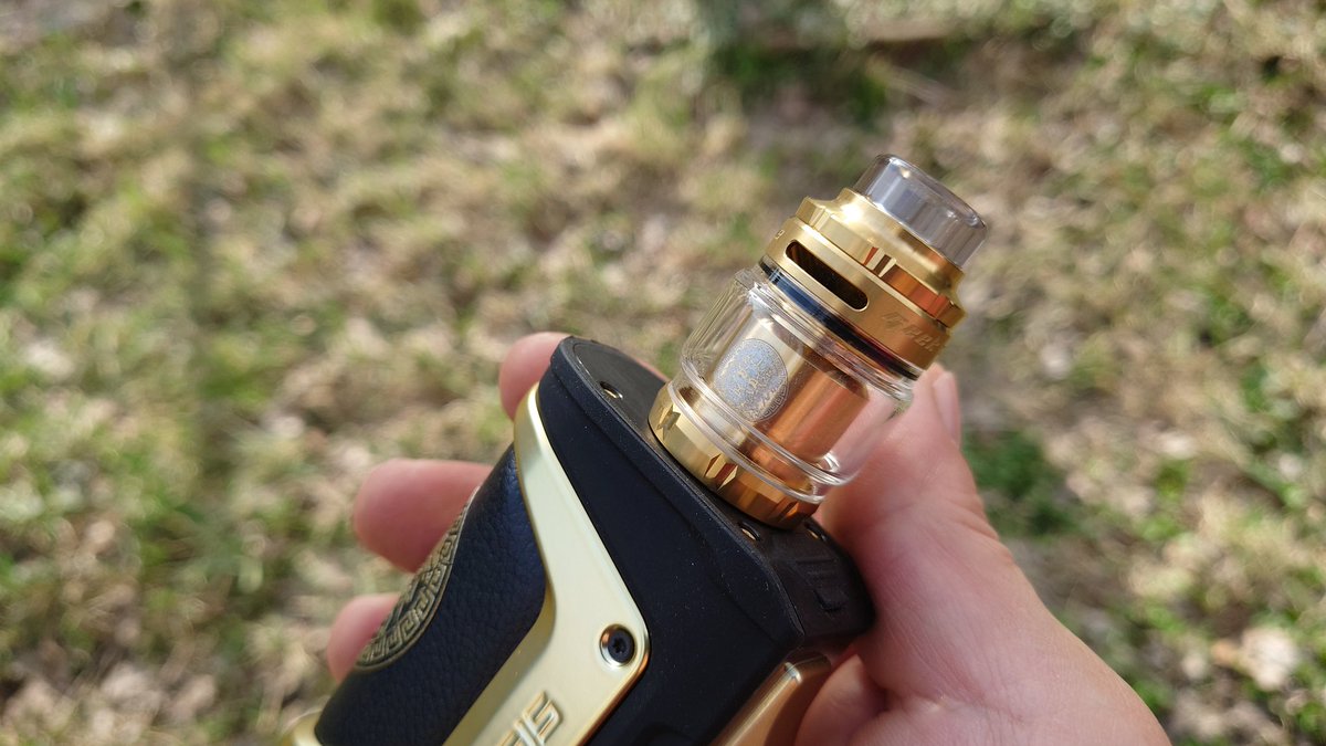 CebrjowHwScHCkj's tweet image. 皆さんおはよっチェ😆👍今日も宜しくご安全に🙇💦#aegislegend + #zeusx mesh #WildTip810 😋💦#VAPE #vape好きな人と繋がりたい #VAPE好きと繋がりたい #VAPE初心者 #Geekvape