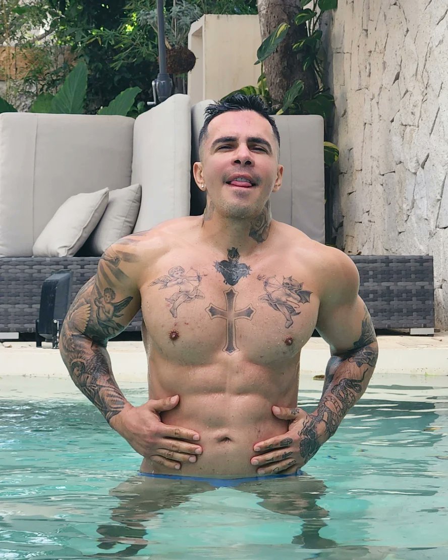 Bubblebutt on Twitter: "RT @estebancoach: Tardes! 💦🦝 🏼"