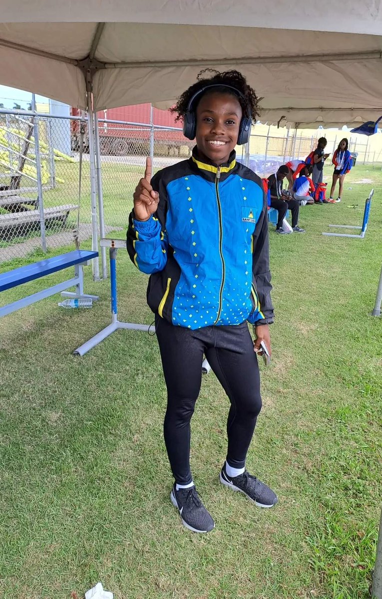 RhyesaJ's tweet photo. Naomi London captures the silver in the Under 17 girls 200m. 

You ran valiantly. Exceedingly proud ! 

#saintlucia 
#CariftaGames2023 
#naomilondon
#VFCSS
#VieuxFort
#TheBest https://t.co/I60JqnOzim