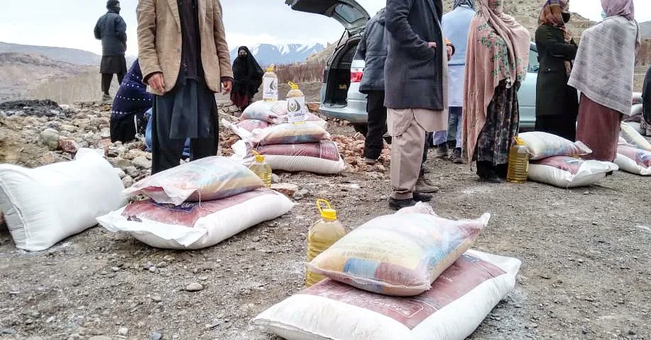 bayatfoundation's tweet photo. Bayat Foundation Ramadan Distributions continued in Bamiyan Province. Rice, flour, and oil were distributed to 120 families. https://t.co/ZJyYyBeJ7h