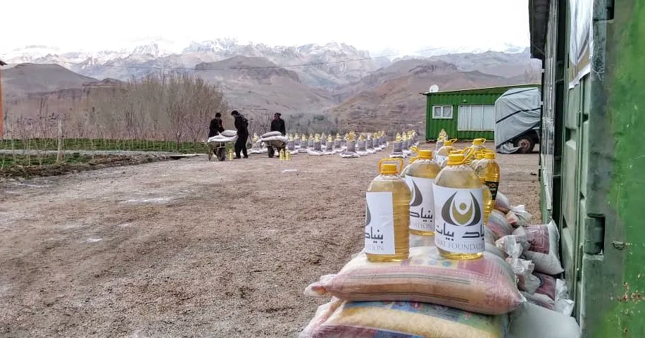 bayatfoundation's tweet photo. Bayat Foundation Ramadan Distributions continued in Bamiyan Province. Rice, flour, and oil were distributed to 120 families. https://t.co/ZJyYyBeJ7h