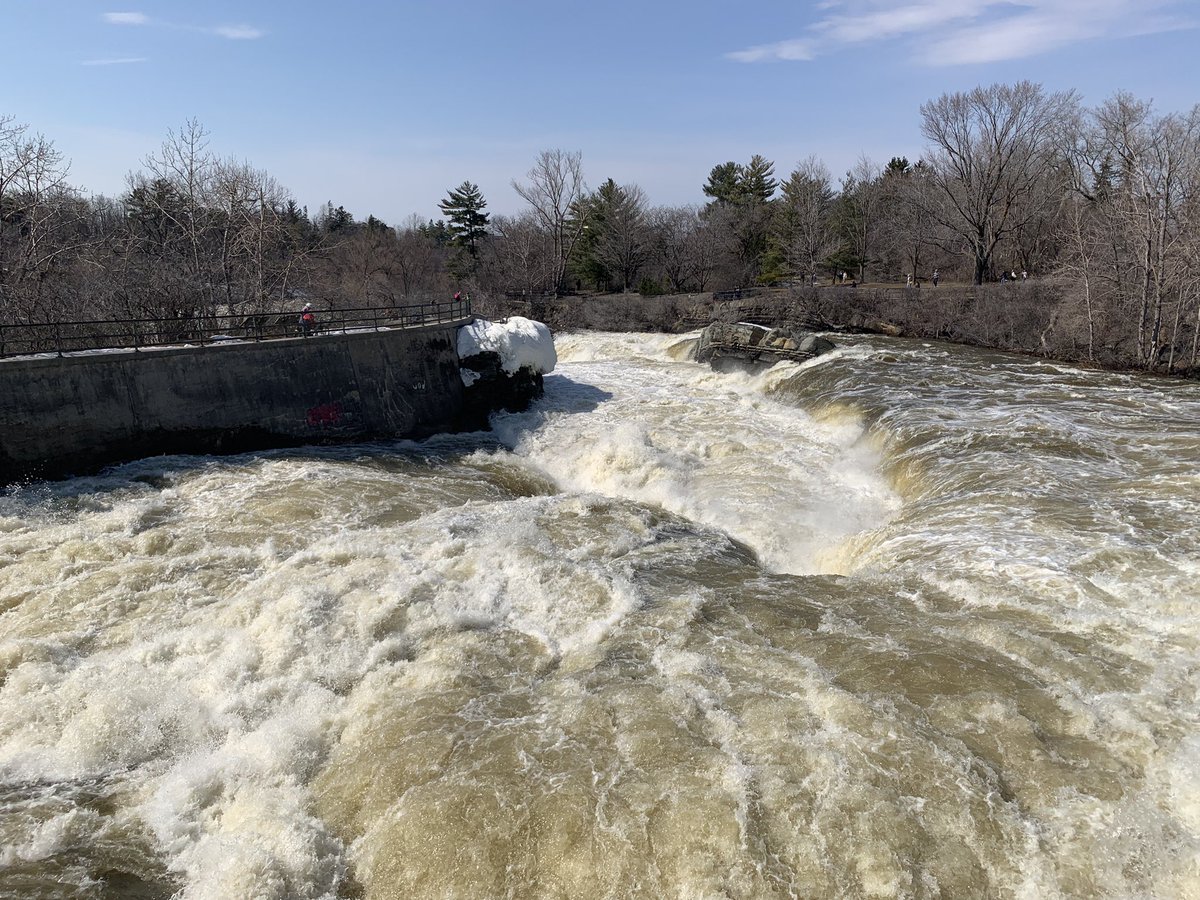 siobhanwanders's tweet photo. Another day of beautiful spring waterfall wanders in #Ottawa . 

Hog’s Back was stunning and raging. 

If you’re into waterfalls I recommend a visit soon to enjoy the spring melt.

#OttawaWanders #OttWalk #MyOttawa #HogsBackFalls https://t.co/vfvPrzARIY