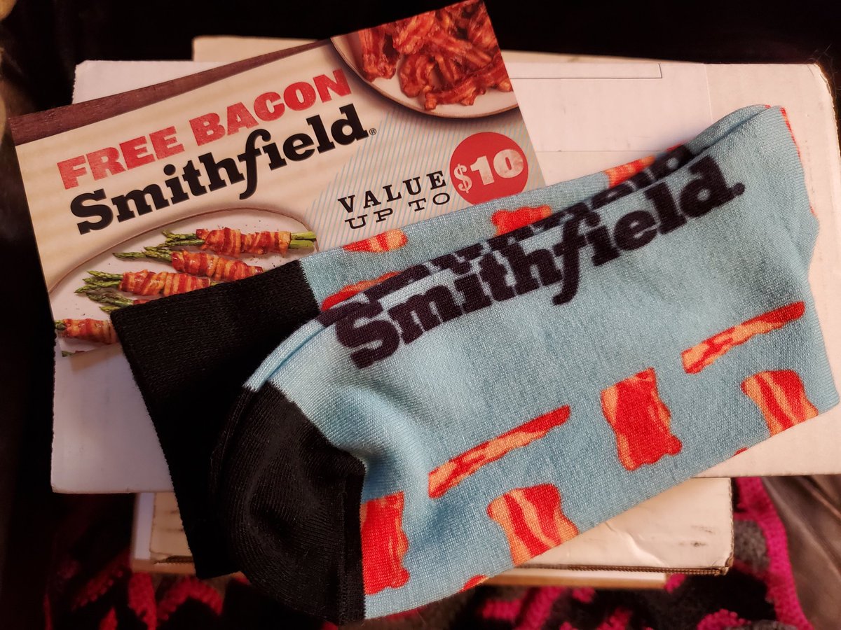 j_anselowitz's tweet photo. Definitely needed this after a 💩show of a day at work. Wife quickly claimed my @SmithfieldBrand socks and coupon, #nascarkitty claimed my @TylerReddick diecast from @richjeep6, put it on the floor for her to check out and she wouldn't let me near it to pick it up, and finally... https://t.co/7HBU6a5eno