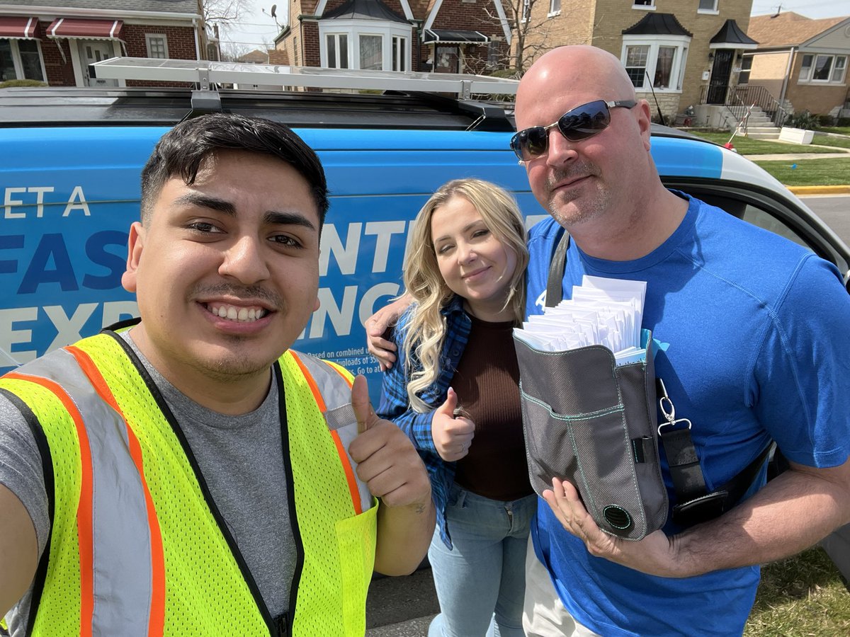 We hoped and prayed and now sunny days are here 😎 out and about with the very own @KasiaGLM & @kpflagship #Attfiber #LifeAtAtt @BrianWest_GLM @LorenMiller2004