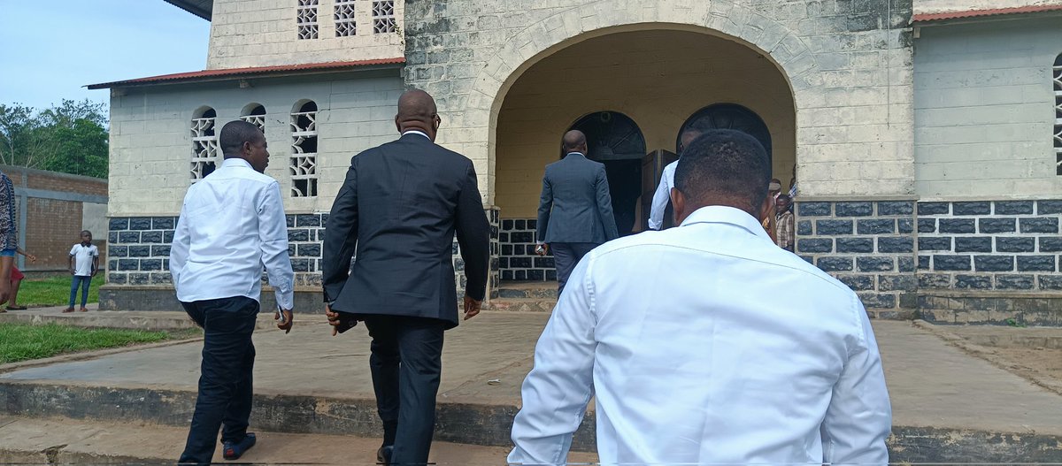 WelcomeMangoma's tweet photo. Kin-kiey Mulumba tryphon l'homme fort de masi-manimba,@kkmtry pour ces jours du paquet dimanche  09/04/2023 il à fête ensemble avec la population de Masi-manimba c'est un plus de joie à la côte d'émotions @fatshi13 https://t.co/MeAL9sfWRg