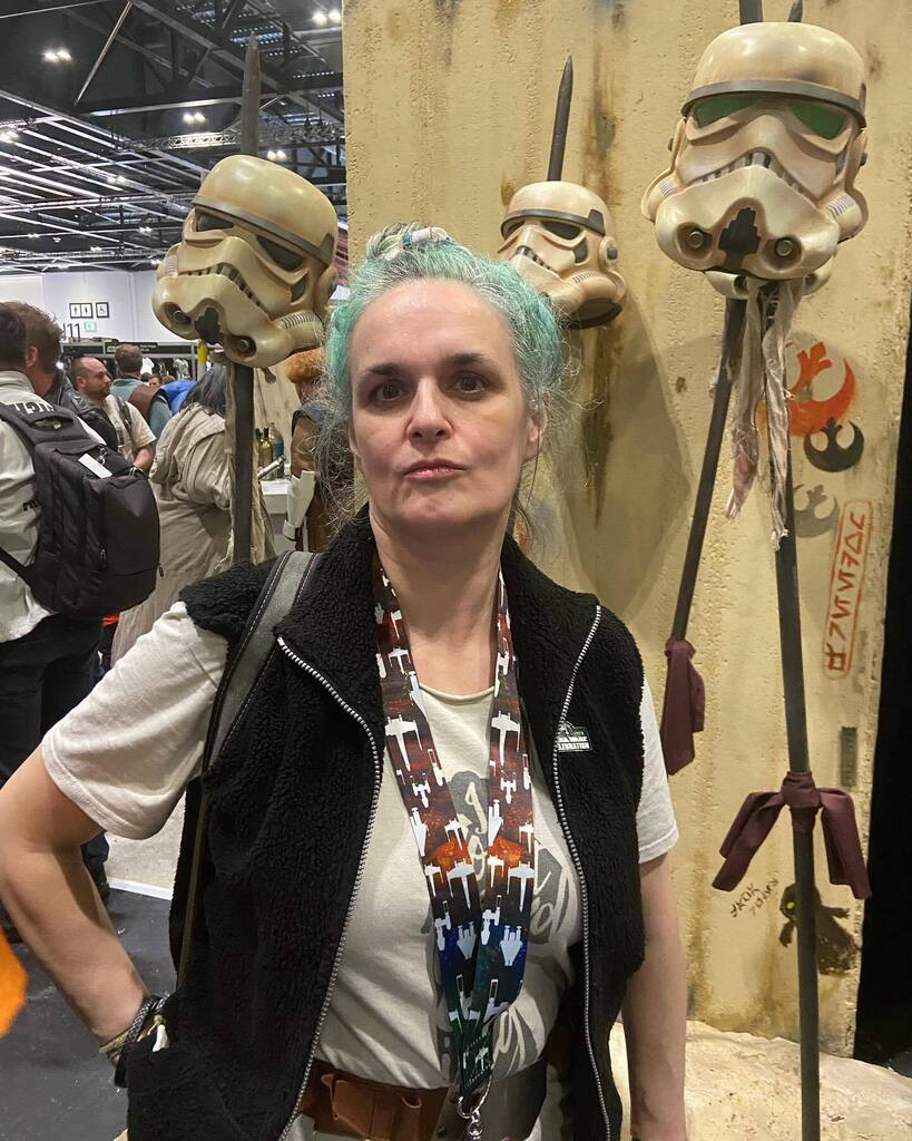 How I spent my Easter weekend - part 1. Friday I was Han Solo bounding at Star Wars Celebration and apparently perfecting my moody model look #starwarscelebration2023 #starwarscelebration #starwarscelebrationeurope #hansolobounding #hansolobound #inagala… instagr.am/p/Cq3wjAfIWXE/