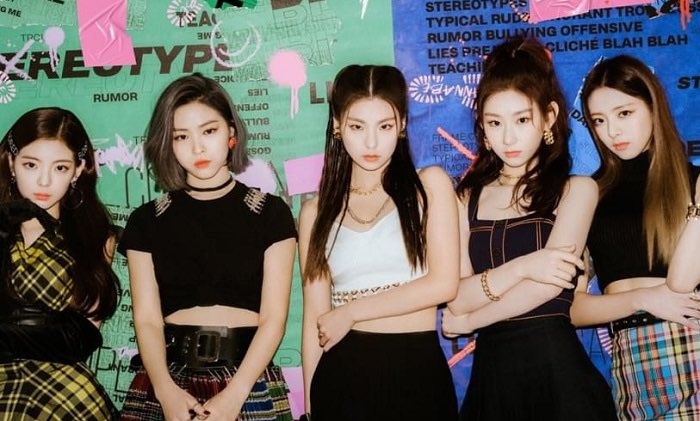 FairyMoonTori's tweet photo. ACE’s newest girl group lTZY just made their big debut! Give them a listen over at @AethraCorp. https://t.co/58lGy8WcGV