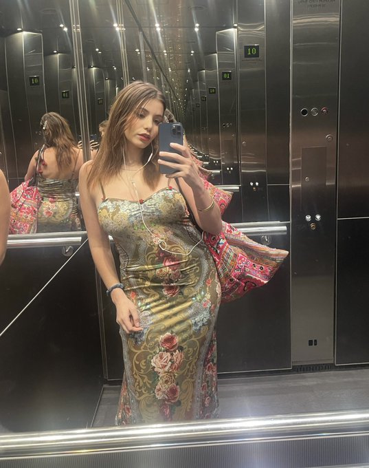 TW Pornstars Estelle Lucas. Pictures and videos from Twitter.