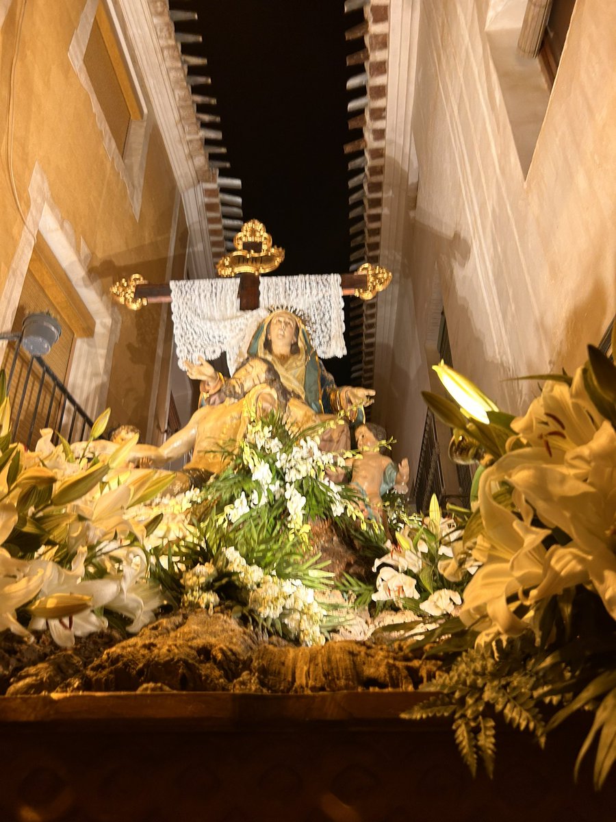 Pundaco's tweet photo. @Arteymas_ Imagen de Procesión del viernes santo en Mula, Murcia, España. Preciosa. https://t.co/8ooWaF2AC6