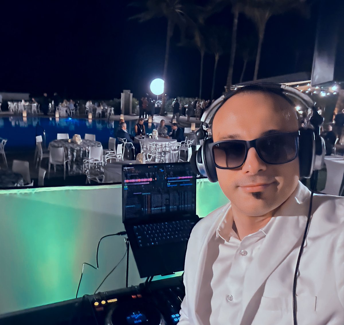 Bringing the beats and lighting up the night! 🔥🎧🕺

#EDM #DJLife #PartyVibes #WhiteSuitGameStrong #LetTheMusicMoveYou