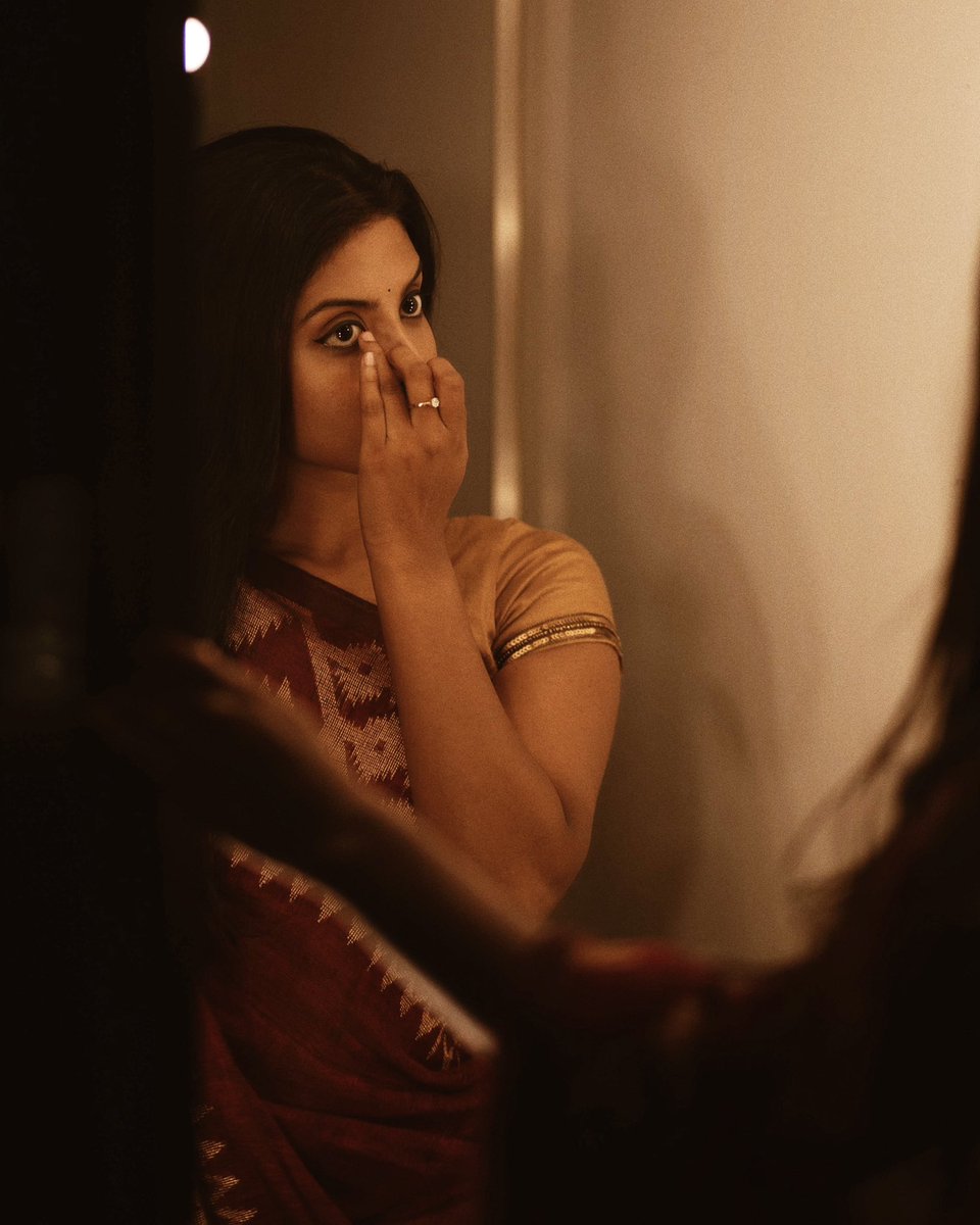 nivedhithaa_Sat's tweet photo. I'm a lookalike of my papa but sometimes I see my mother in my eyes, and I love that. https://t.co/d6HH8beBkU
