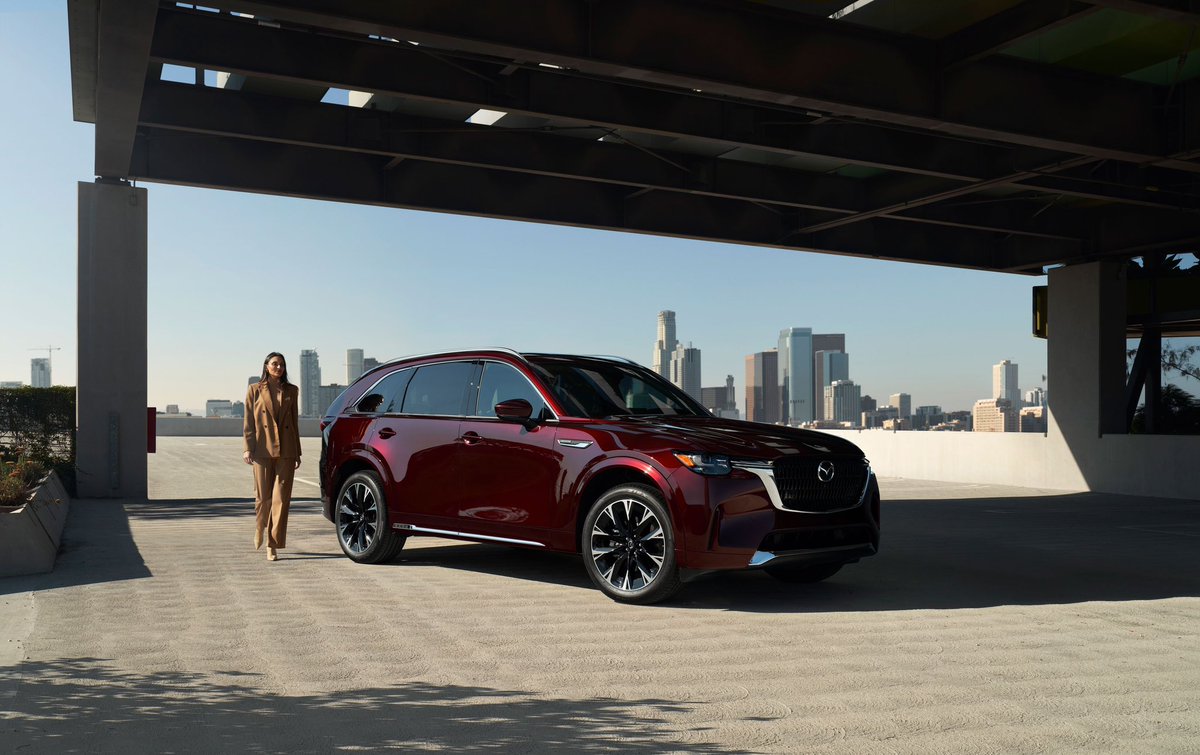 soyelrich's tweet photo. Mazda CX-90 ya tiene precio en México, llega la versión Signature, motor 3.3L Turbo SKYACTIV®-G de 340hp, AWD, transmisión automática de 8 vel.
Disponible a partir de mayo con un precio de $1,090,000 MXN. @MazdaOficial https://t.co/sK8qELQ2cv