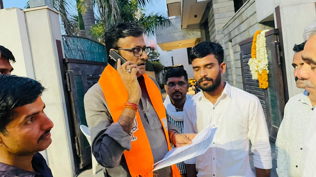Anil dharendra (@adharendra7) on Twitter photo श्रीमान <a href="/Rajendra4BJP/">Rajendra Rathore</a> साब आपने 2016 में निःशुल्क दवा योजना में जिन कंप्यूटर ऑपरेटरों को लगाया था आज वो वही है जिनका अभी तक ना वेतन व्रद्धि हुवी ओर सविंदा रुल्स 22 में शामिल होने से भी वंचित रखा गया है अभी तक <a href="/AllMndy/">All Rajasthan MNDY Computer Operator Union</a> <a href="/1stIndiaNews/">First India News</a> <a href="/aajtak/">AajTak</a> <a href="/ZeeNews/">Zee News</a> <a href="/cpjoshiBJP/">C. P. Joshi</a> <a href="/VasundharaBJP/">Vasundhara Raje</a> श्रीमान <a href="/Rajendra4BJP/">Rajendra Rathore</a> साब आपने 2016 में निःशुल्क दवा योजना में जिन कंप्यूटर ऑपरेटरों को लगाया था आज वो वही है जिनका अभी तक ना वेतन व्रद्धि हुवी ओर सविंदा रुल्स 22 में शामिल होने से भी वंचित रखा गया है अभी तक <a href="/AllMndy/">All Rajasthan MNDY Computer Operator Union</a> <a href="/1stIndiaNews/">First India News</a> <a href="/aajtak/">AajTak</a> <a href="/ZeeNews/">Zee News</a> <a href="/cpjoshiBJP/">C. P. Joshi</a> <a href="/VasundharaBJP/">Vasundhara Raje</a>