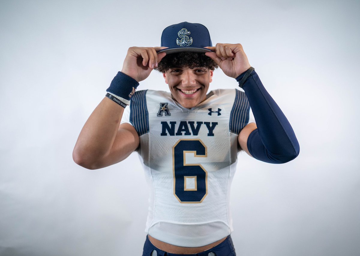 NaRayborn's tweet photo. Had an amazing experience at @NavyFB today! Thank you so much @sparady22 for the tour of the facilities and @NavyCoachYo for the invitation! @CoachIvinJasper @_CoachNew @toddfairlie @EA1785_Football @PRZPAvic @PaFootballNews https://t.co/DGd1A1VKRV