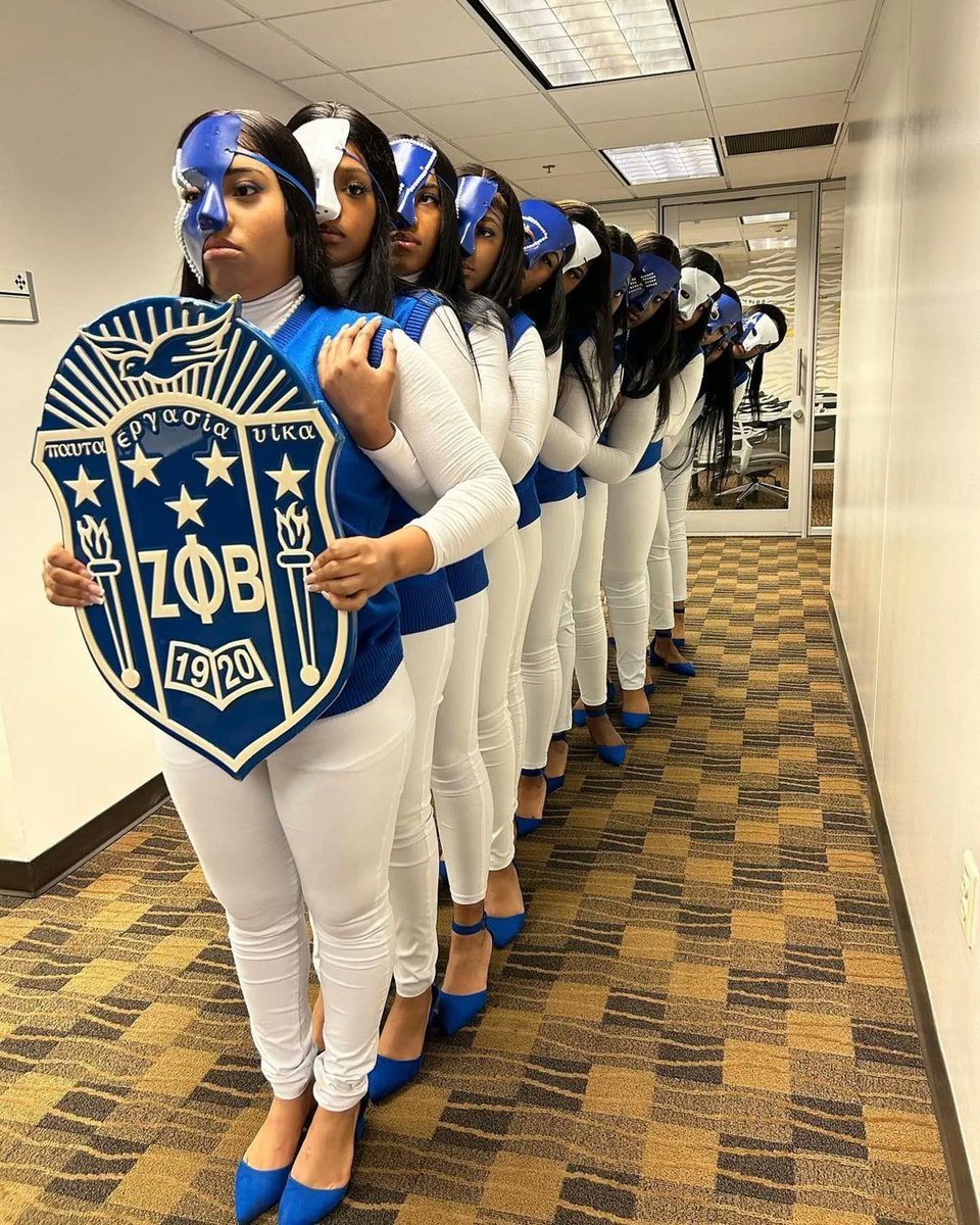 watchtheyard's tweet photo. Show some love to the new Spring 23 Zetas at LSU! 💙

📷: @lsuzetas https://t.co/7G3cKpOnrZ