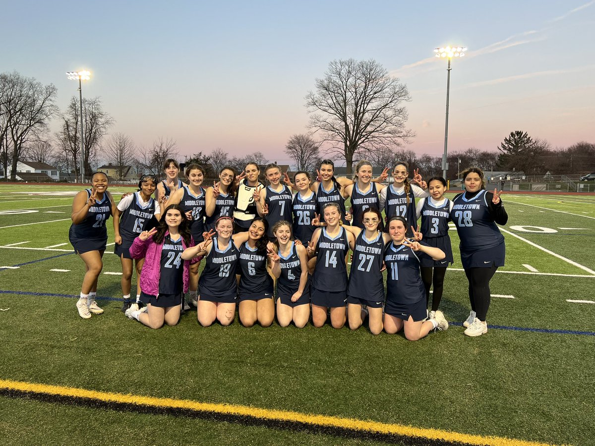 Great 2-0 start for the Middletown High School Girls Lacrosse team! 8-7 victory over Bristol Central tonight! #ctglax <a href="/MHSBlueDragons/">Middletown Athletics</a> <a href="/bluedragons_mhs/">MHS Blue Dragons Booster Club</a>