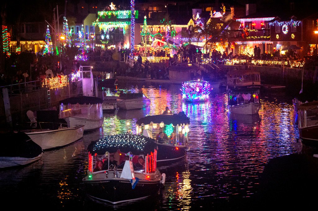 GreenJanielle's tweet photo. #Europe Secrecy and Festive Land... something about the #canal.... #Rock8 #Rock https://t.co/JvLii7zAj4