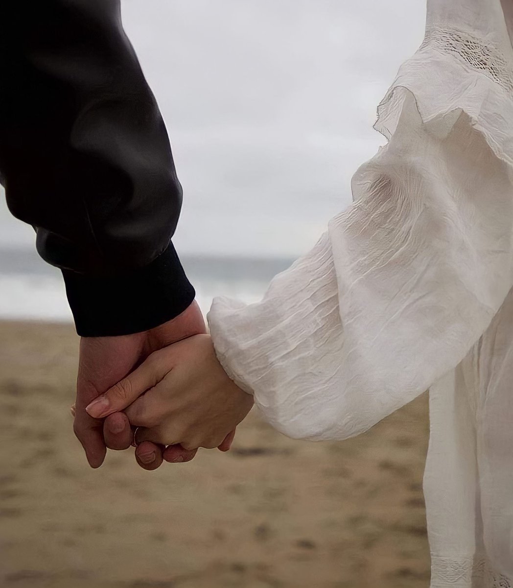 "اتمنى أن اقابل شخصًا يخاف أن يخسرني مهما حدث بيننا." ♥️