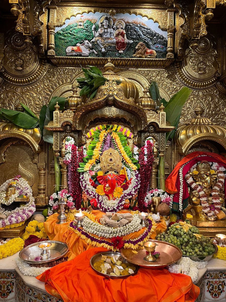 SVTMumbai's tweet photo. 🙏 गणपती  बाप्पा मोरया 🌺मंगलमूर्ती मोरया 🙏११/०४/२०२३ 
🙏Ganapati Bappa Moraya 🌺 Mangalmurti Moraya  🙏11/04/2023 https://t.co/ZlxSsSiVQx
