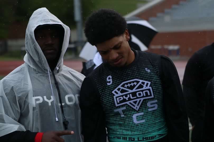 braycarstarphen's tweet photo. Blessed to be named the Defensive Skill Top Performer @Pylon7on7 Camp. Thank you for the invite! @pylontcs @SwickONE8 @SCOOBZILLA730 @CoachDunbar_ @CoachBeck56 @CoachWHardesty @SchwabTy @les7spellman @corypeoples @darius_eubanks @Coach_TTillman @Coach_Treal @CollinsHillFB https://t.co/uQ0eYsqTiT