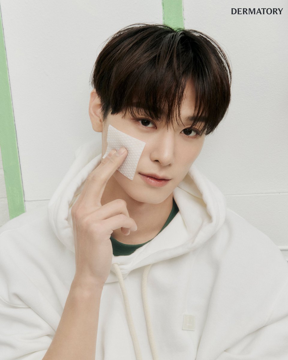 🐱후드티 냥이 보실 분~! 🙌
오늘은 #더보이즈 주연님 화보 선물이 도착했어요🎁✨

모공패드처럼 하얀 후드티 화보로
내 눈도 깨끗하게 정화!
모공도 상쾌하게 케어!😆💚

#더보이즈주연 PICK 매끈모공패드 1+1
👉bit.ly/3nA8zWE

#더마토리 #DERMATORY #저자극더마패드 #THEBOYZ #주연