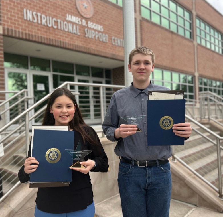 MrsSimmons_AHS's tweet photo. Congratulations to our 8th Grade Students of Character for the 2022-2023 school year! Maya and Asher are so deserving of this recognition. They truly exemplify #KMSCougarPride 🐾🐾 https://t.co/9E0P2Pqghd