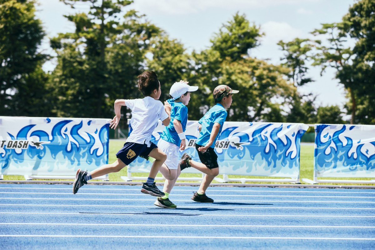 BEAT_DASH2020's tweet photo. 「BEAT DASH」エントリー受付中!!
駆け抜けた自信が
成長へと繋がる🏅
🌸BEAT DASH"-Spring Cup-🌸兼
🌸U-18・15春季中長距離1500m記録会🌸
2023年4月30日(日)
世田谷区大蔵陸上競技場にて開催いたします!
★一般参加も大歓迎!!★
#BEATDASH https://t.co/VAbNyTryE2