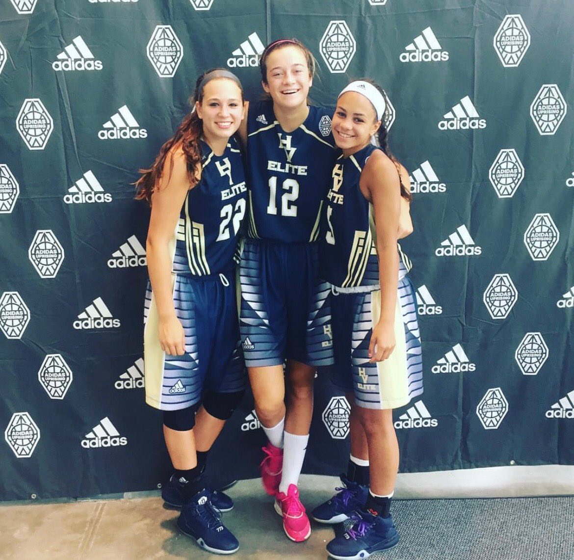 Derek_A1779's tweet photo. Maddy was a great team mate dating back to freshman/sophomore year of AAU. Throwback photo of @20sMaddy @delaneyconnors2 @zoeraee4 https://t.co/XCS0WxNfJk