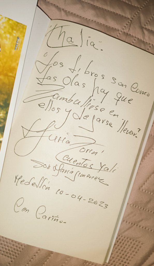 talilondo's tweet photo. Hoy entrevisté a una mujer muy bella y sabia y me hizo un regalo muy especial♡ ¡disfrutaré leerla después de escucharla! https://t.co/E7Jy9R5DBv
