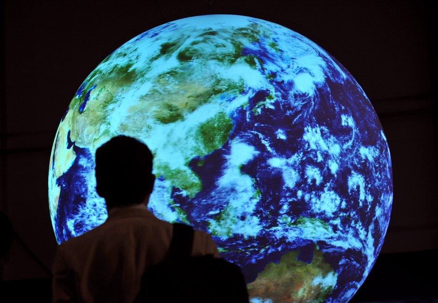 PDChina's tweet photo. FengWu, a China-developed advanced data-driven medium-range weather forecast system based on #AI, was unveiled recently. It can generate high-precision 10-day global weather forecasts within 30 seconds and reduce prediction error by 19.4% compared with traditional physical models https://t.co/Rc4TSRYk9J