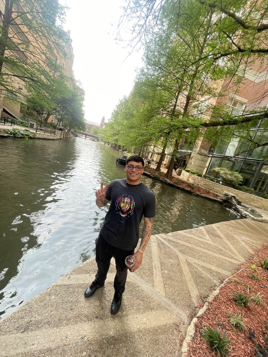 leogonz50_'s tweet photo. ⭐️ https://t.co/Jr9wojvqXl
