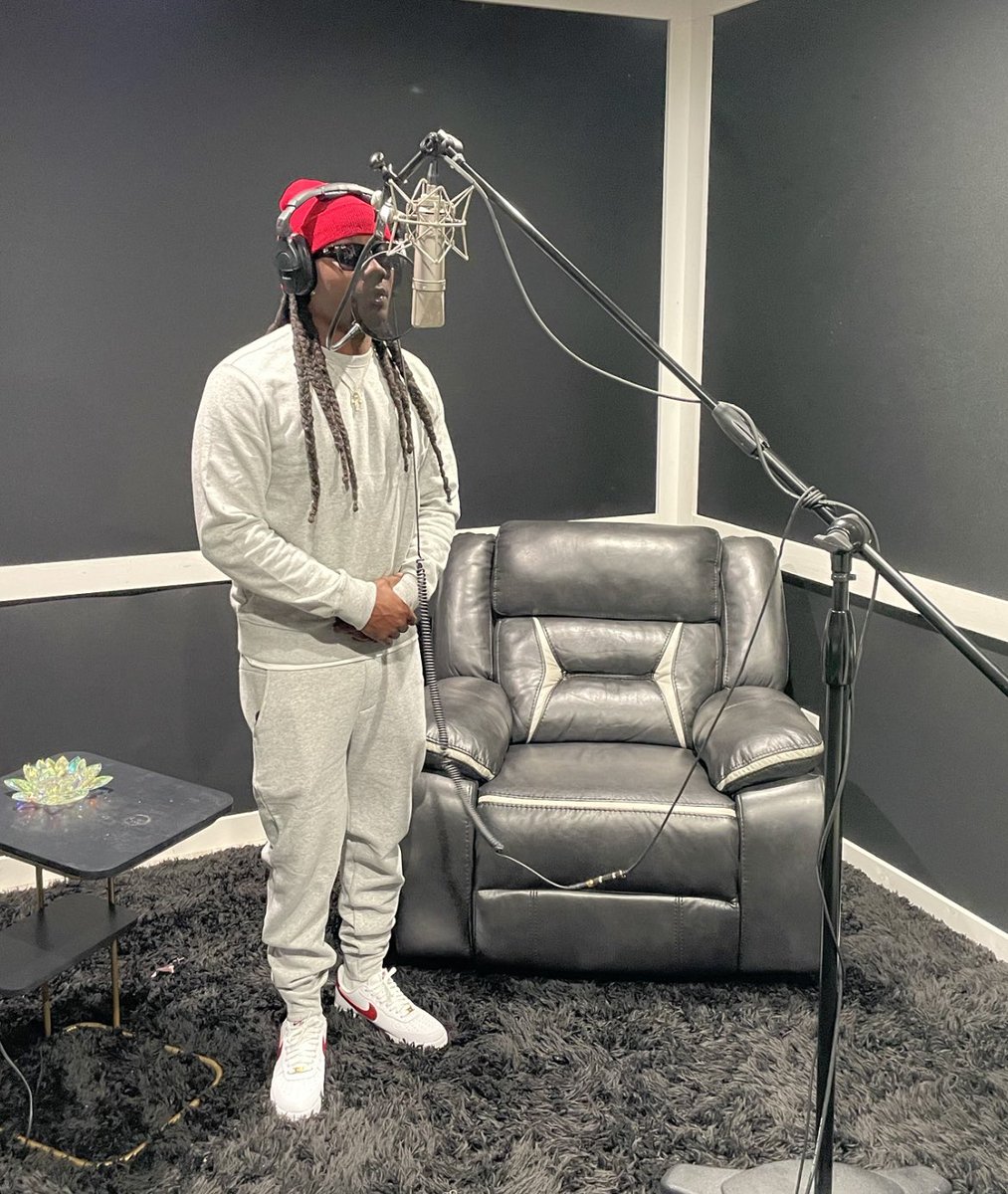 All I need is one mic.... #HIM #OnDaWay #NewVisuals #DroppinSoon #GunnaBreeze #LowKeyOGDem