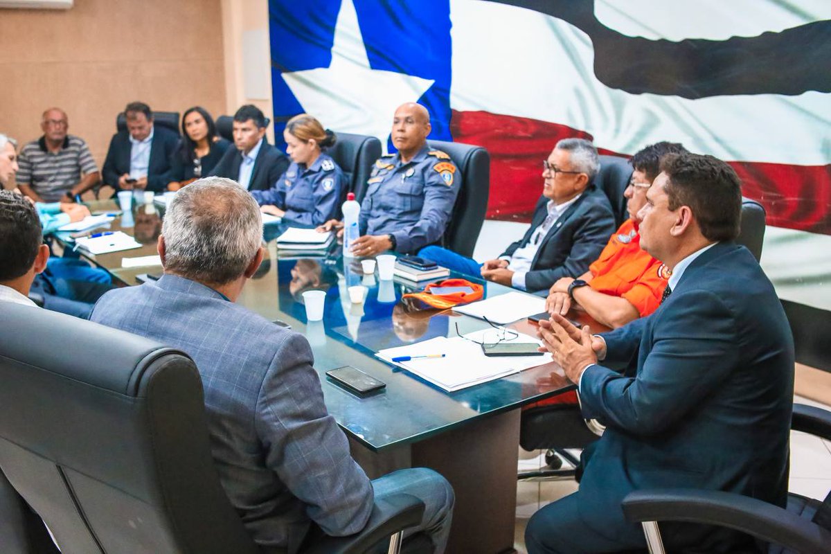 carlosbrandaoma's tweet photo. A SSP, em reunião com a Famem, Ministério Público, Educação e representantes de pais e alunos, assegurou mais viaturas e efetivo policial para intensificar ações de segurança e patrulhamento nas escolas. Seguiremos trabalhando para diminuir crimes violentos no Maranhão. https://t.co/hduVgMiMDT