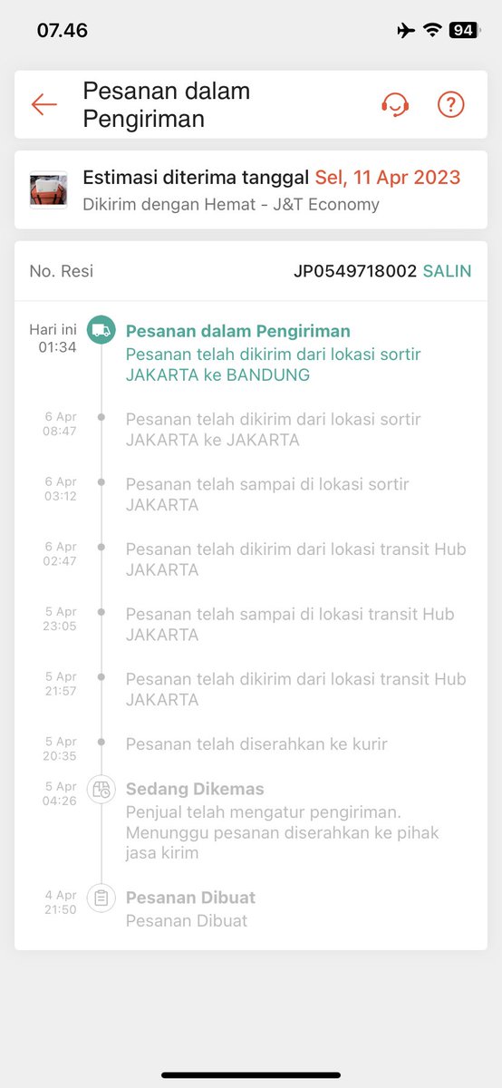Chiachiyud's tweet photo. @jntexpressid min tolong dong ini kok status pengiriman nya kebandung yaa seharus nya kebengkulu, ini gmn min dgn resi JP0549718002 https://t.co/A1bksaEk3C