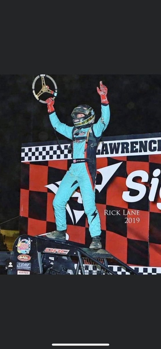 CourtReportKing's tweet photo. Tonight at 10p, Justin Owen’s father tells us he found out today his son’s death is going to help 80 people because he was an organ donor. Justin Owen died Saturday after crashing his  car during a race at Lawrenceburg Speedway. Hear from his father tonight @FOX19 https://t.co/Be8bX5nGA2