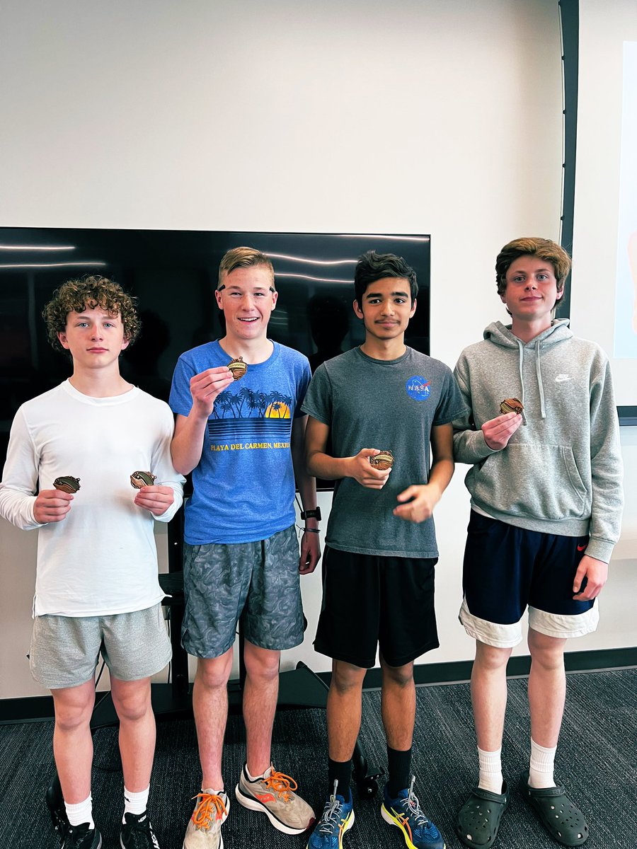 moore_ops's tweet photo. I did my first medal presentation as a track and field coach at Westview and it got me excited about the future here. I can’t wait to see where this program goes. We have a lot of young talent and I know the future is bright. 🟠🔵🏃🏾‍♂️🏃🏽 https://t.co/teWsCVOmYp
