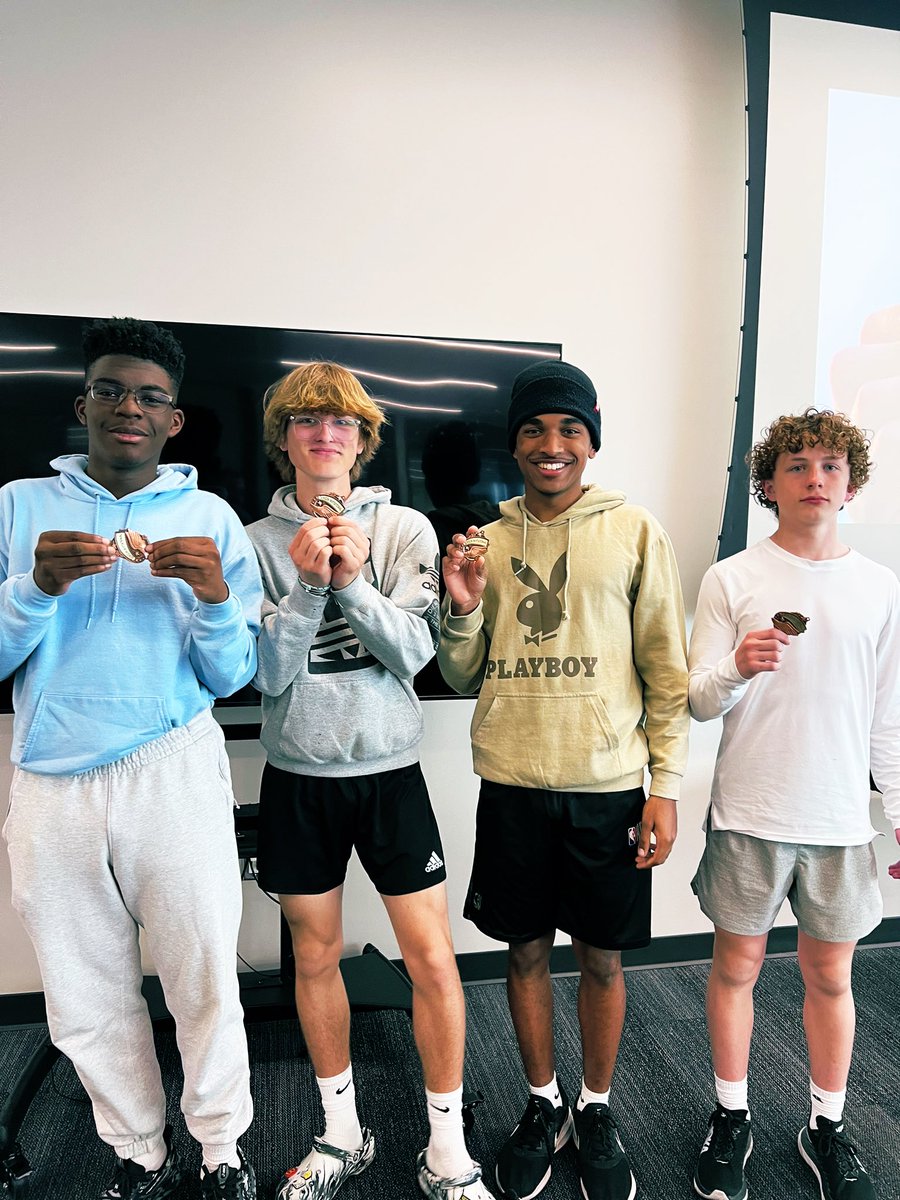 moore_ops's tweet photo. I did my first medal presentation as a track and field coach at Westview and it got me excited about the future here. I can’t wait to see where this program goes. We have a lot of young talent and I know the future is bright. 🟠🔵🏃🏾‍♂️🏃🏽 https://t.co/teWsCVOmYp