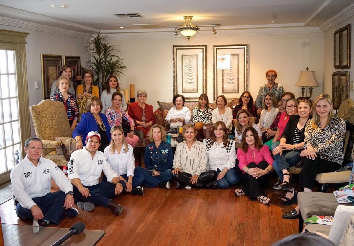 memo_ruiz_g's tweet photo. 🔴¡Muchas Gracias por escuchar nuestras propuestas! #GobiernoDeLasMujeres @manolojim 
#VamosConTodo #PaDelanteCoahuila #PiedrasNegras #AlianzaPorLaSeguridad #Distrito2 https://t.co/7Bjg6ochuP