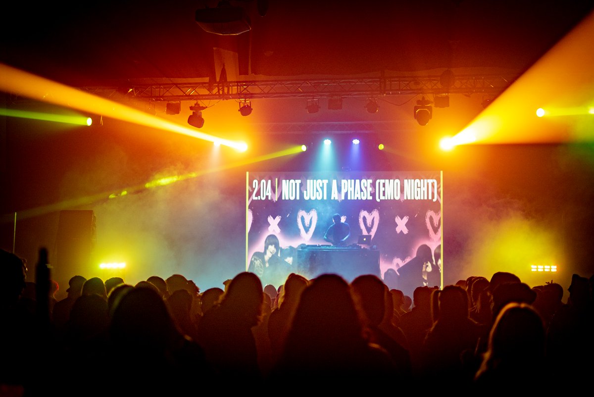 🖤 Our next EMO night ft. <a href="/LOUDERNOWBAND/">LOUDERNOW</a> Pop-Punk &amp; Emo Tribute is just a few weeks away. Have you snagged your advance tickets for May 6th yet? ONLY $12. 8pm/18+ 📸 <a href="/robertk_media/">Robert K. Multimedia</a>

➡ bit.ly/cc-loudernow