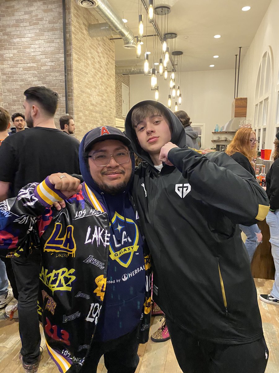 ChrisAstoquillc's tweet photo. DreamHack SD and #RLCSWinterMajor was a blast!
I wanna thank everyone that I got to meet and hang out with! Y’all are amazing!!! 🥹
Here is a quick memed highlights ft.
@widowo, my son @Gingy_RL, @justcallmebertt, @McLandoTwitch aka McLandad, and Drip Master @archie_! https://t.co/ZPshbPKaWs