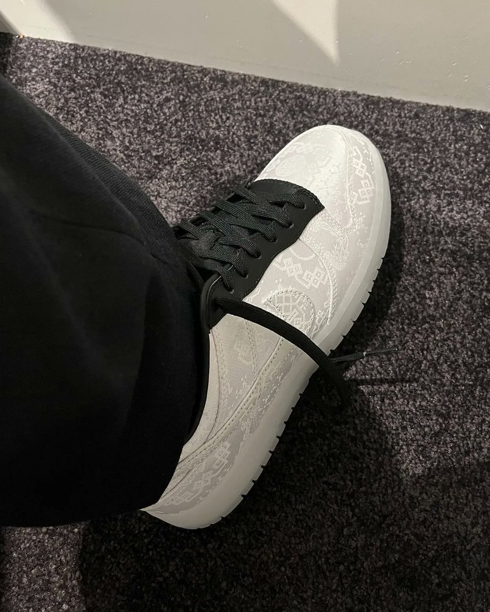 JustFreshKicks's tweet photo. CLOT x Fragment x Nike Dunk Low coming soon with tear-away uppers https://t.co/Op4F7R2uDL https://t.co/vQSt47INz3