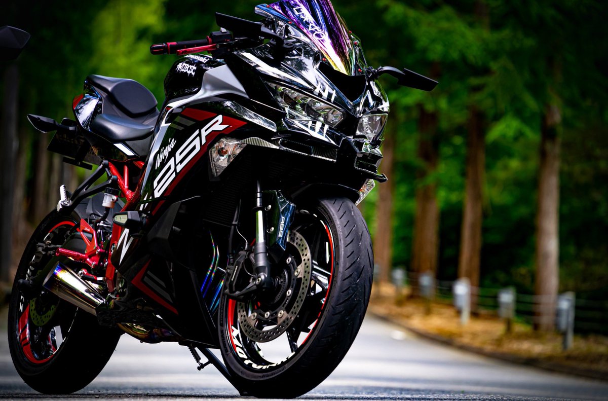 歳とり更新Part2

名前:わた👾

年齢:24

性別:🚹

住み:岡山🍑

車種:ZX25R

好き:バイク🏍 ハリアー🚗 犬🐶 ゲーム🎮

一言:今年もミーティング行きたいな
        気軽に絡んでちょ

 #バイク乗りとして軽く自己紹介
#バイク乗りと繋がりたい 
#バイク好きと繋がりたい