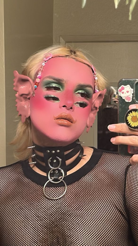 evilruham's tweet photo. ☆*:.｡. PLUTO DESTROYED ME .｡.:*☆
•
•
•
•
•
makeup inspired by PORTALS by @MelanieLBBH 
I’ve been obsessed with this album since it dropped
Stream PORTALS 🤍🧚🏻‍♂️✨ https://t.co/lAjsBTA5a8
