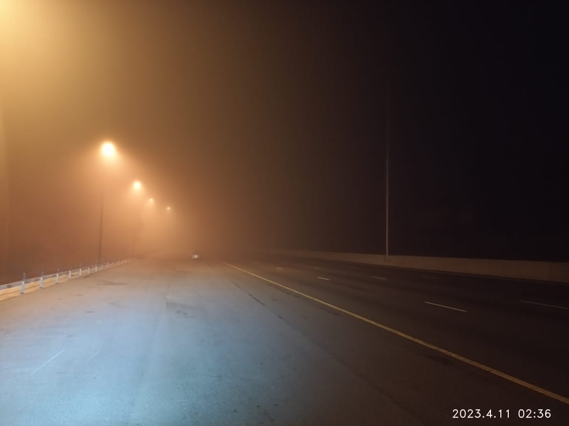 GTP_Traffstats's tweet image. ⚠️ ⚠️ VISIBILITY RISK  ⚠️  ⚠️ 
N3 near Buccleuch Int.
02h30 Tues 11 April 2023 
Please #ThinkSafety 
Slow down, Keep left, Increase Following Distances, Use Dipped beams ( not "brights") and fog lamps (if vehicle equipped)
@_ArriveAlive 
@SANRAL_za several Street lights faulty!