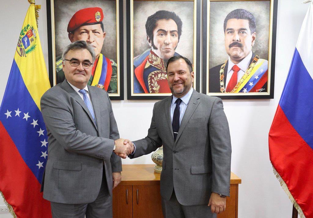 Venezuela y Rusia avanzan en agenda sobre acuerdos de cooperación
bit.ly/410oiNG
  

#NoPudieronNiPodrán