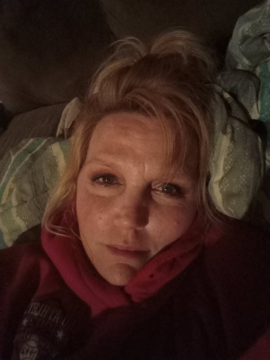 Goodnight to all the good people of Twitter...If u can't be good, u know be good at it!!🤟